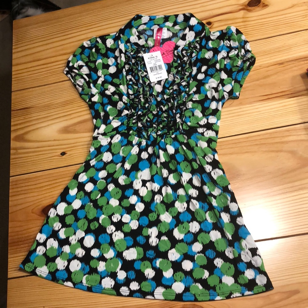 NWT-Cute Dressy Blouse
